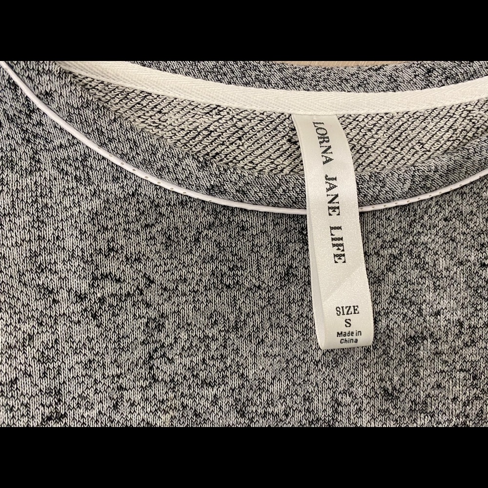Women’s sweatshirt w leather sleeves